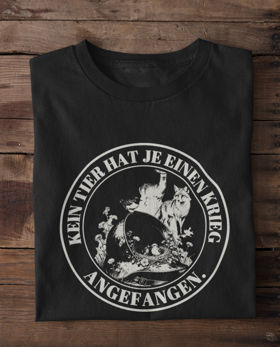 Kein Tier hat je einen Krieg angefangen - Premium Shirt